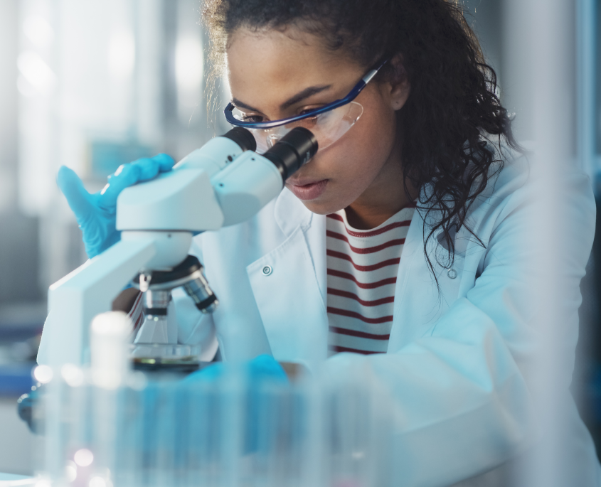 Olemme sitoutuneet turvallisuuteen ja tieteeseen.